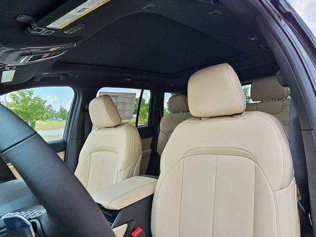 new 2025 Jeep Grand Cherokee car, priced at $48,596