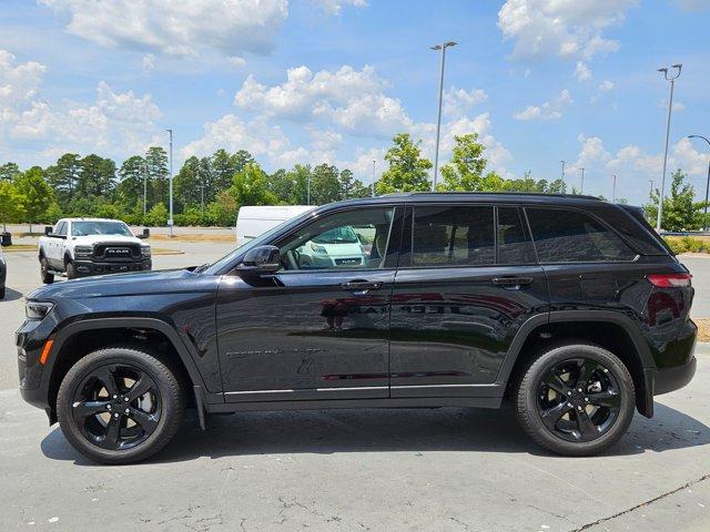 new 2025 Jeep Grand Cherokee car, priced at $48,596