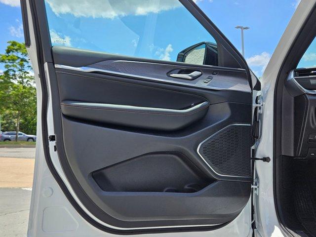 new 2025 Jeep Grand Cherokee L car, priced at $62,037