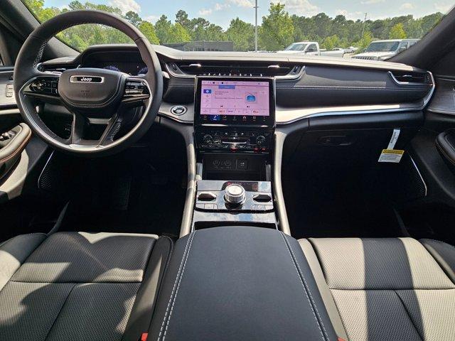 new 2025 Jeep Grand Cherokee car, priced at $46,862