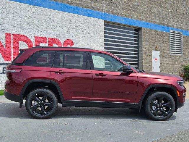 new 2025 Jeep Grand Cherokee car, priced at $46,862