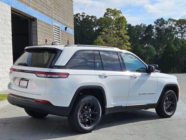 new 2025 Jeep Grand Cherokee car, priced at $44,380