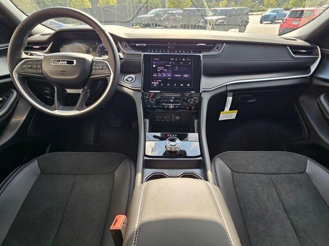 new 2025 Jeep Grand Cherokee car, priced at $44,380