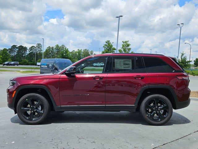 new 2025 Jeep Grand Cherokee car, priced at $45,698