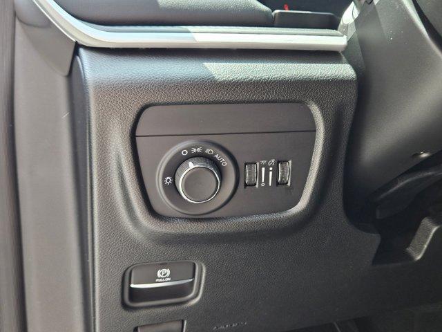 new 2025 Jeep Grand Cherokee car, priced at $45,698