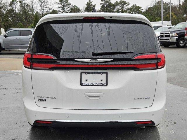 new 2024 Chrysler Pacifica car, priced at $44,307