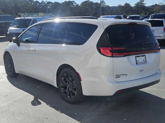 new 2024 Chrysler Pacifica car, priced at $48,539