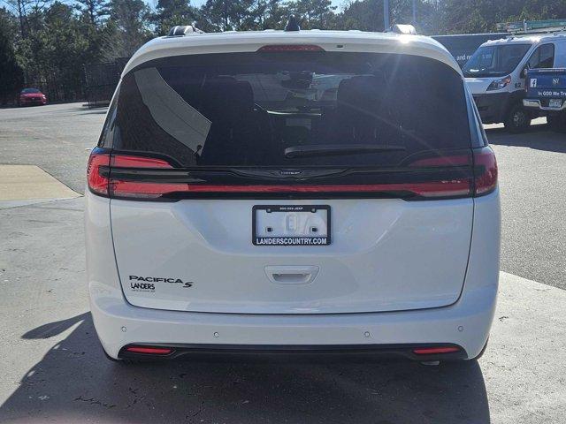 new 2024 Chrysler Pacifica car, priced at $48,539