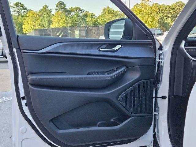 new 2025 Jeep Grand Cherokee car, priced at $35,745