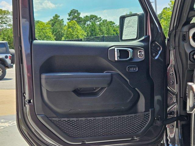 new 2025 Jeep Wrangler car, priced at $44,254