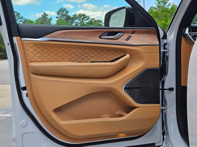 new 2025 Jeep Grand Cherokee car, priced at $60,659