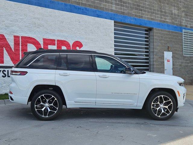 new 2025 Jeep Grand Cherokee car, priced at $60,659