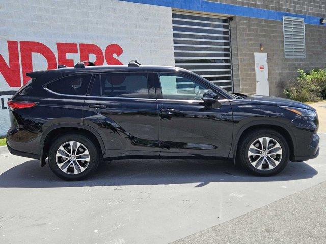 used 2022 Toyota Highlander car, priced at $36,250