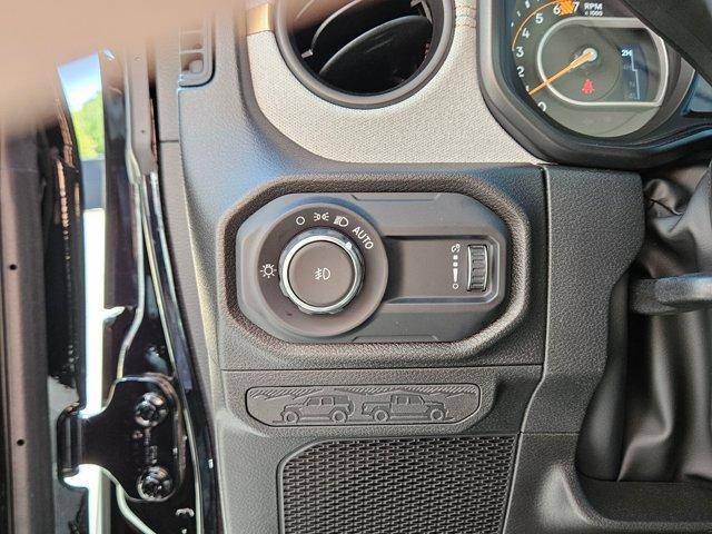 new 2025 Jeep Wrangler car, priced at $48,483