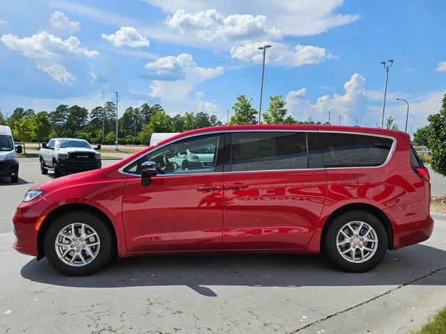 new 2025 Chrysler Pacifica car, priced at $45,422