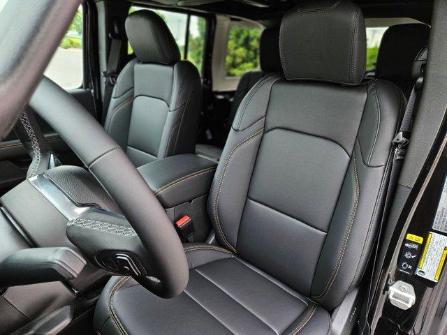 new 2025 Jeep Wrangler car
