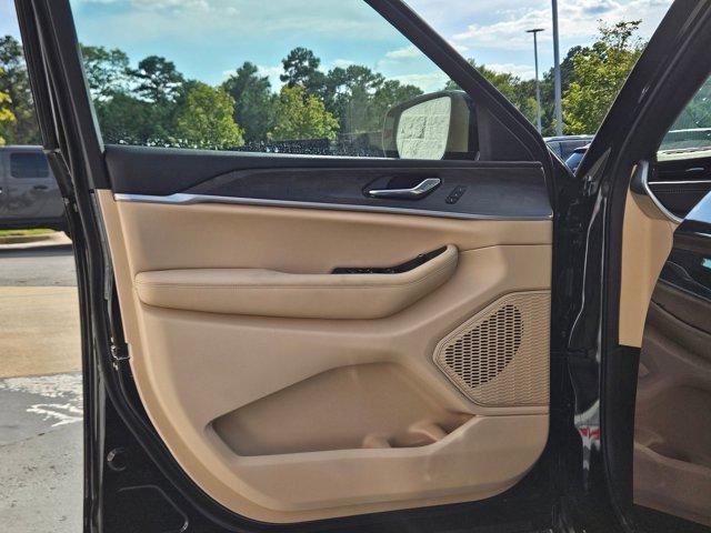 new 2025 Jeep Grand Cherokee car, priced at $51,305