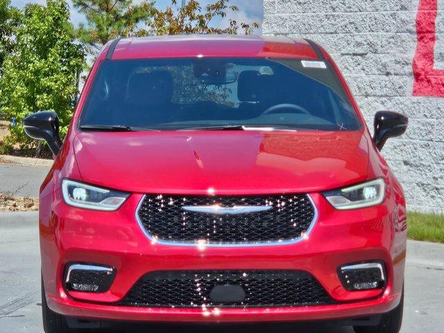 new 2026 Chrysler Pacifica car, priced at $39,999