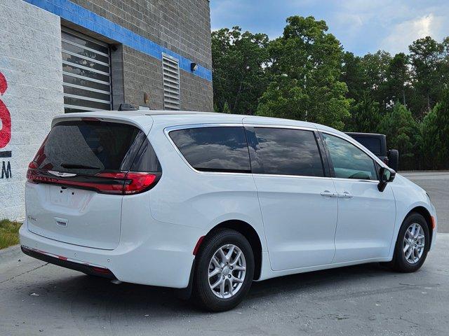 new 2026 Chrysler Pacifica car, priced at $45,628