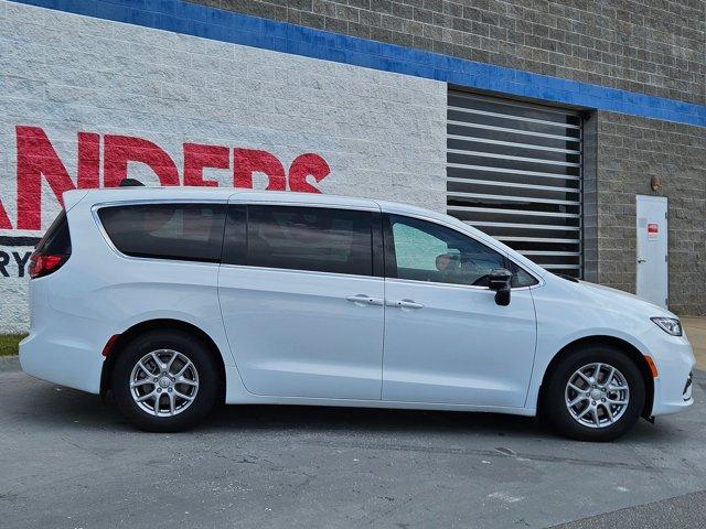 new 2026 Chrysler Pacifica car, priced at $45,628