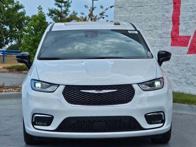 new 2026 Chrysler Pacifica car, priced at $45,628