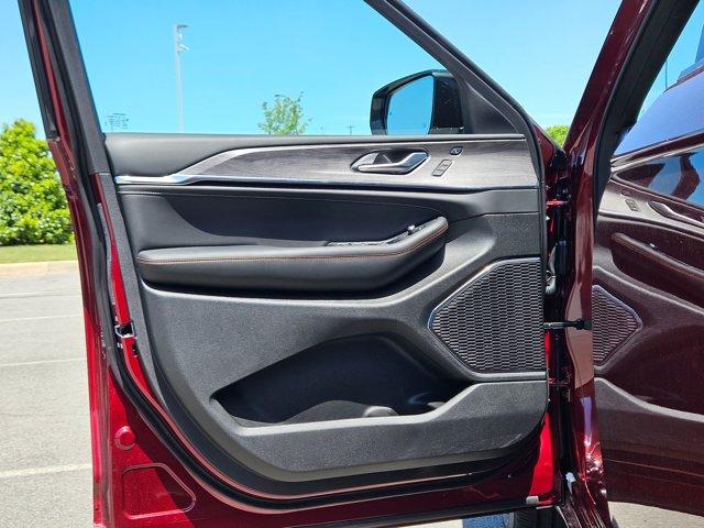 new 2025 Jeep Grand Cherokee car, priced at $58,468