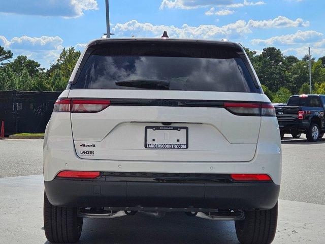 new 2025 Jeep Grand Cherokee car, priced at $47,874