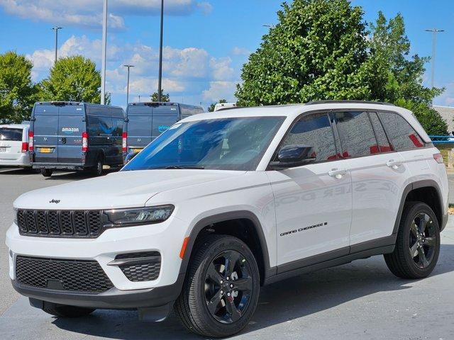 new 2025 Jeep Grand Cherokee car, priced at $47,874