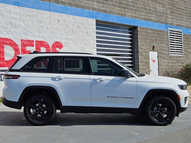 new 2025 Jeep Grand Cherokee car, priced at $47,874