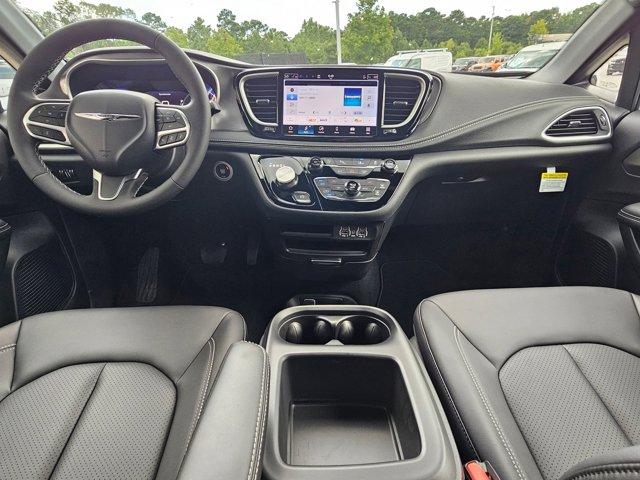 new 2025 Chrysler Pacifica car, priced at $40,945