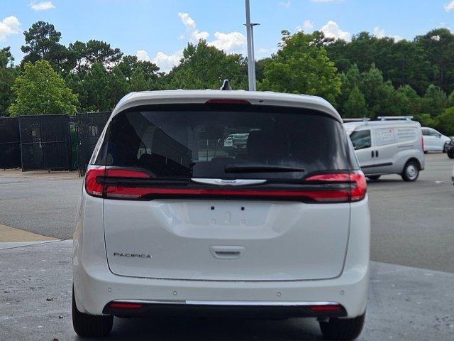 new 2025 Chrysler Pacifica car, priced at $40,945