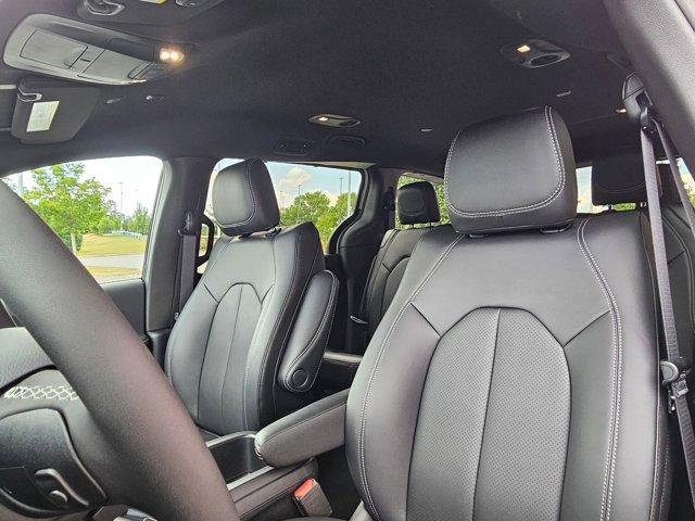new 2025 Chrysler Pacifica car, priced at $40,945