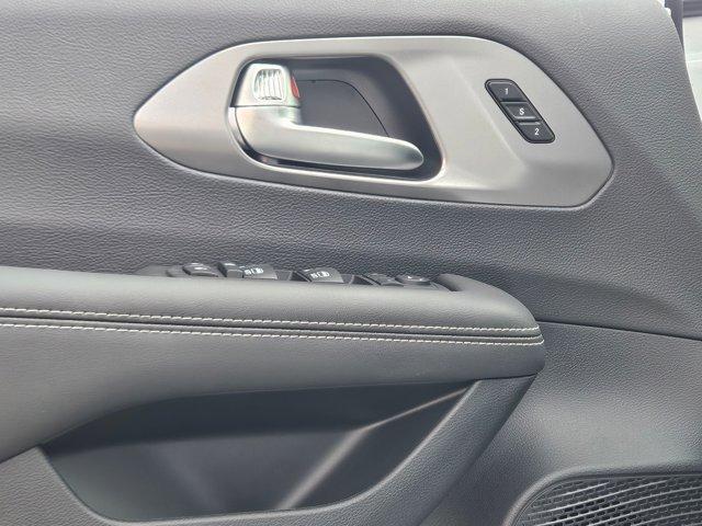 new 2025 Chrysler Pacifica car, priced at $40,945