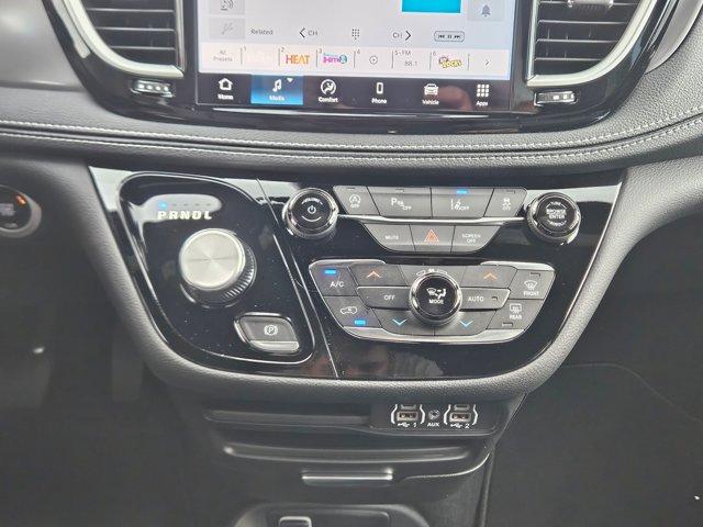 new 2025 Chrysler Pacifica car, priced at $40,945