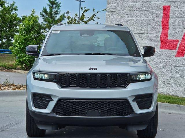 new 2025 Jeep Grand Cherokee car, priced at $45,698