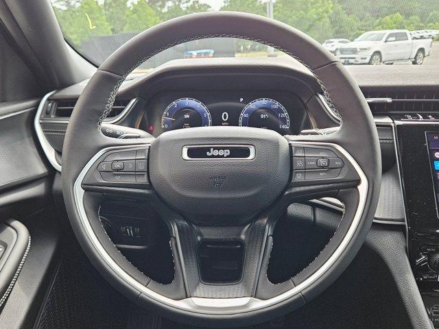new 2025 Jeep Grand Cherokee car, priced at $45,698