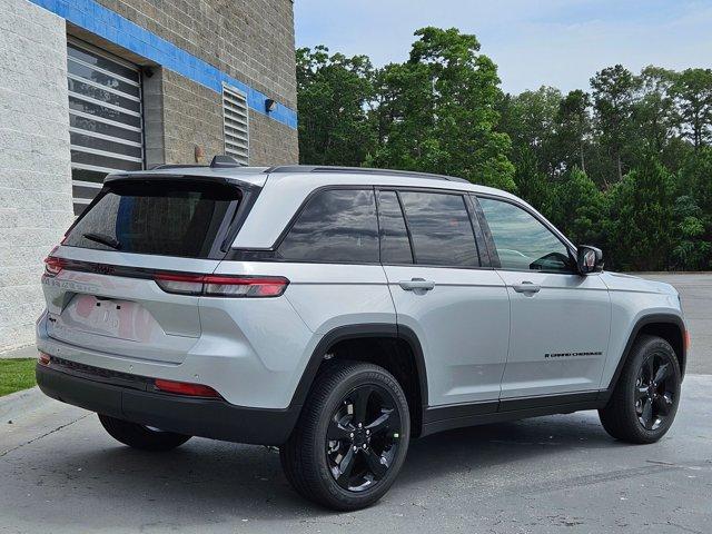 new 2025 Jeep Grand Cherokee car, priced at $45,698