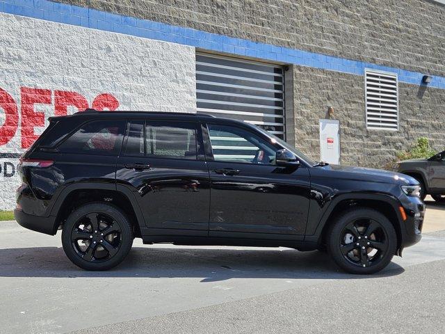 new 2024 Jeep Grand Cherokee car, priced at $43,520