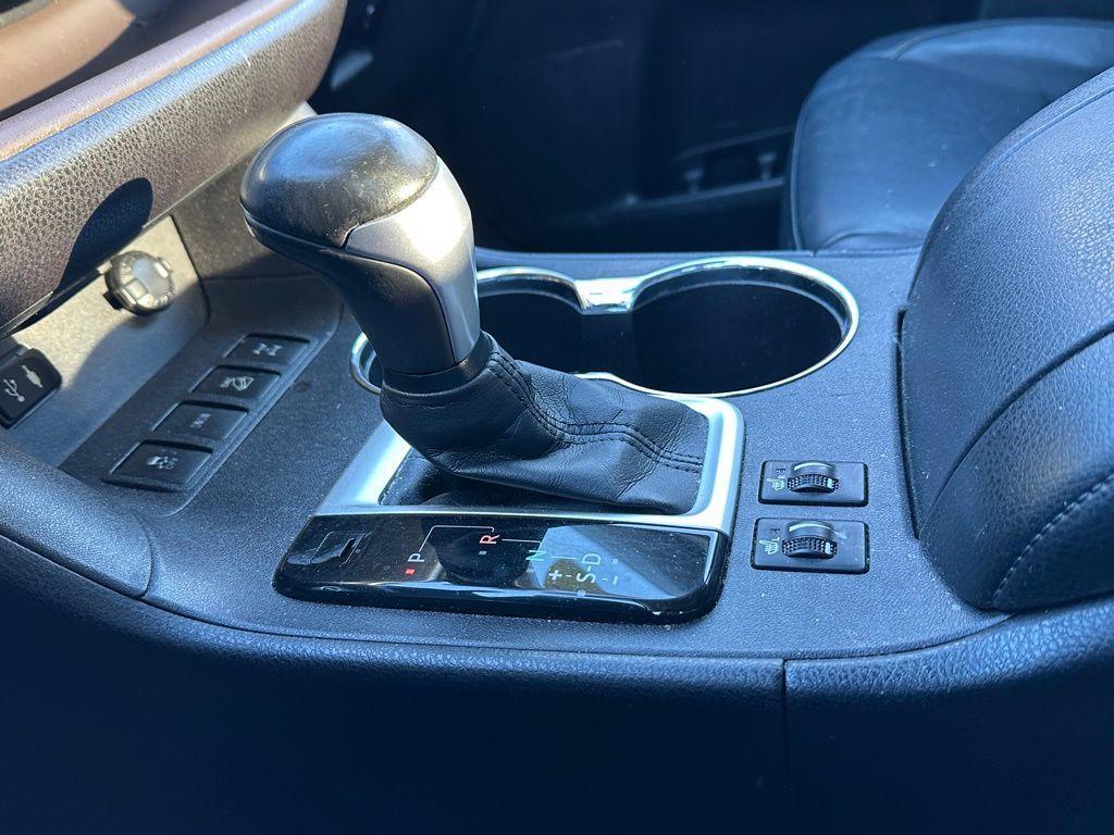 used 2015 Toyota Highlander car, priced at $21,703