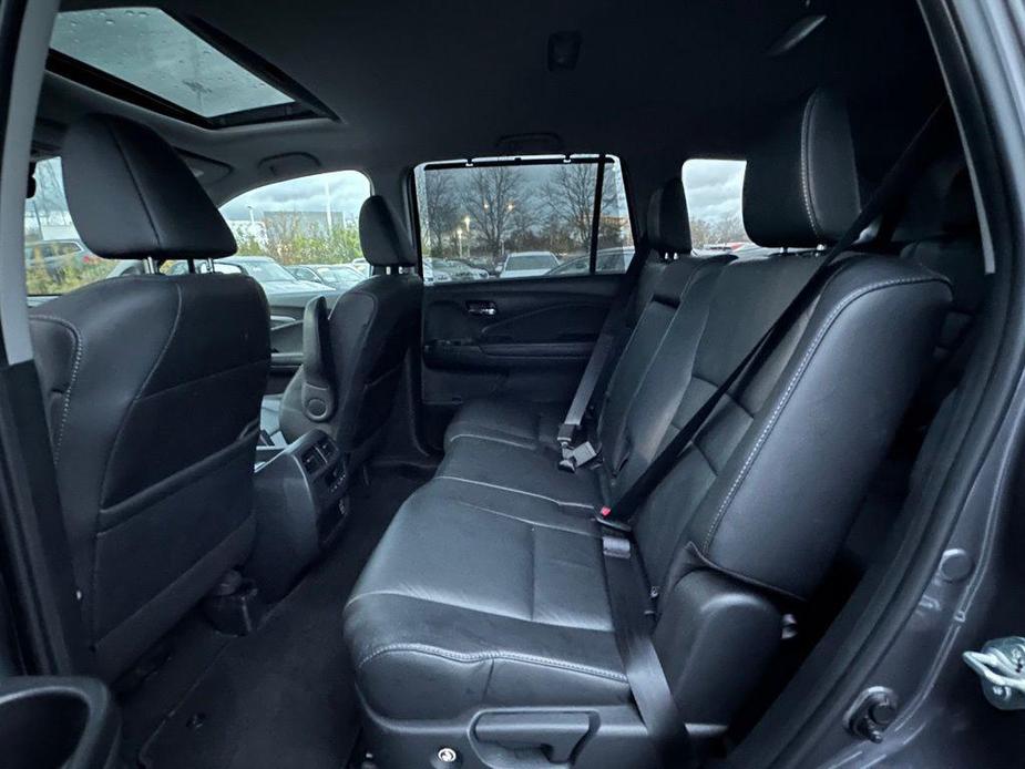 used 2022 Honda Pilot car, priced at $30,916