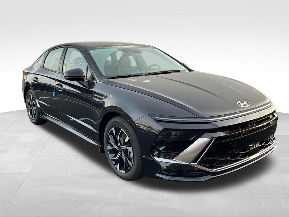 new 2025 Hyundai Sonata car, priced at $29,999