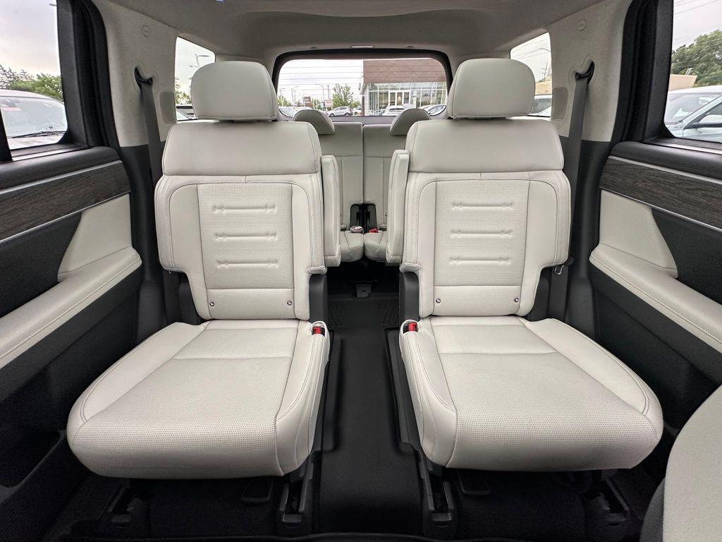 used 2024 Hyundai SANTA FE HEV car, priced at $36,899