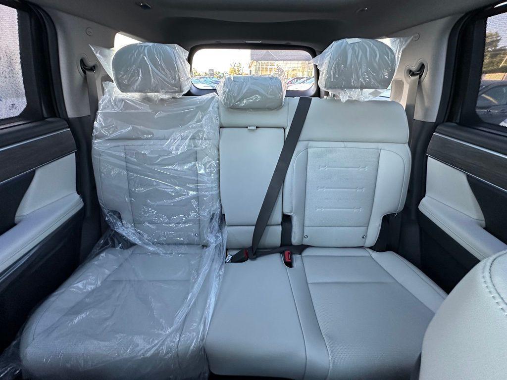 used 2025 Hyundai Santa Fe car, priced at $39,483