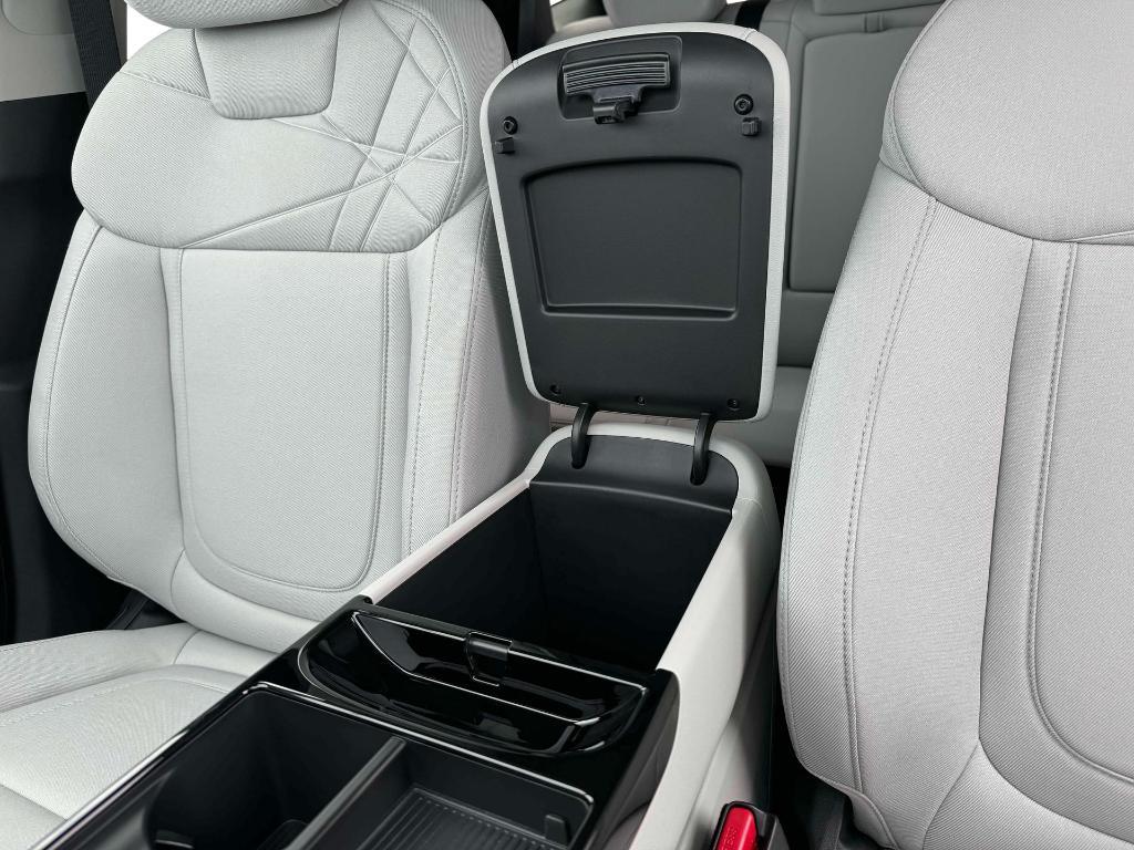 new 2025 Hyundai TUCSON Hybrid car, priced at $32,571