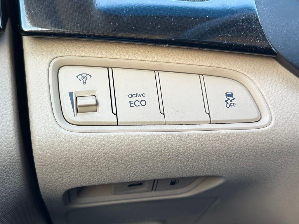 used 2013 Hyundai Azera car, priced at $9,962