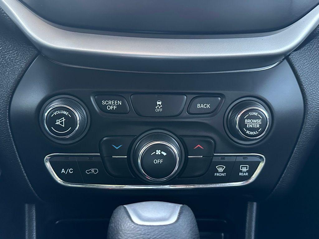 used 2014 Jeep Cherokee car, priced at $8,917