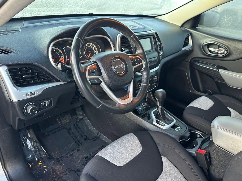 used 2014 Jeep Cherokee car, priced at $8,917