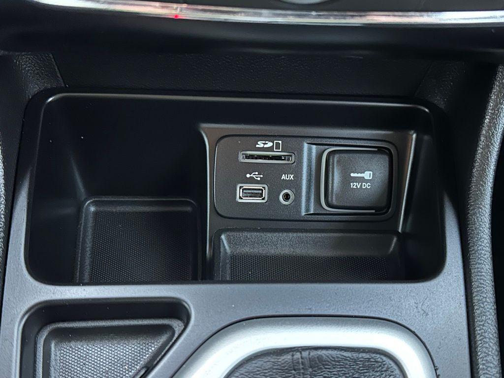 used 2014 Jeep Cherokee car, priced at $8,917