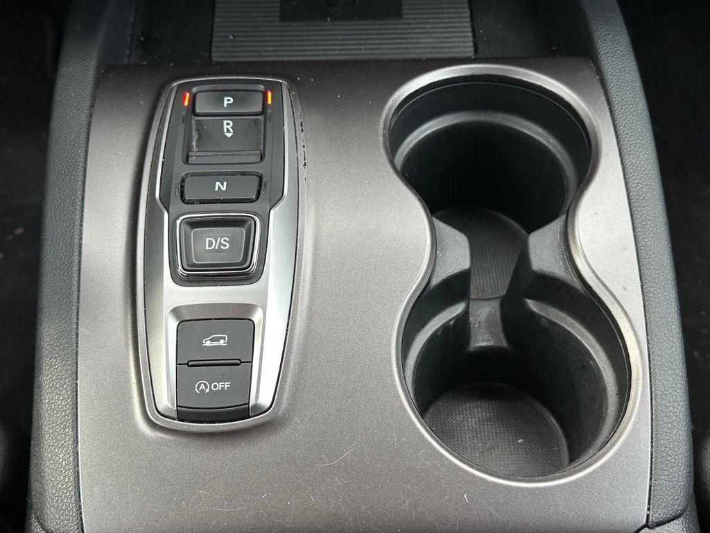 used 2022 Honda Pilot car, priced at $31,880