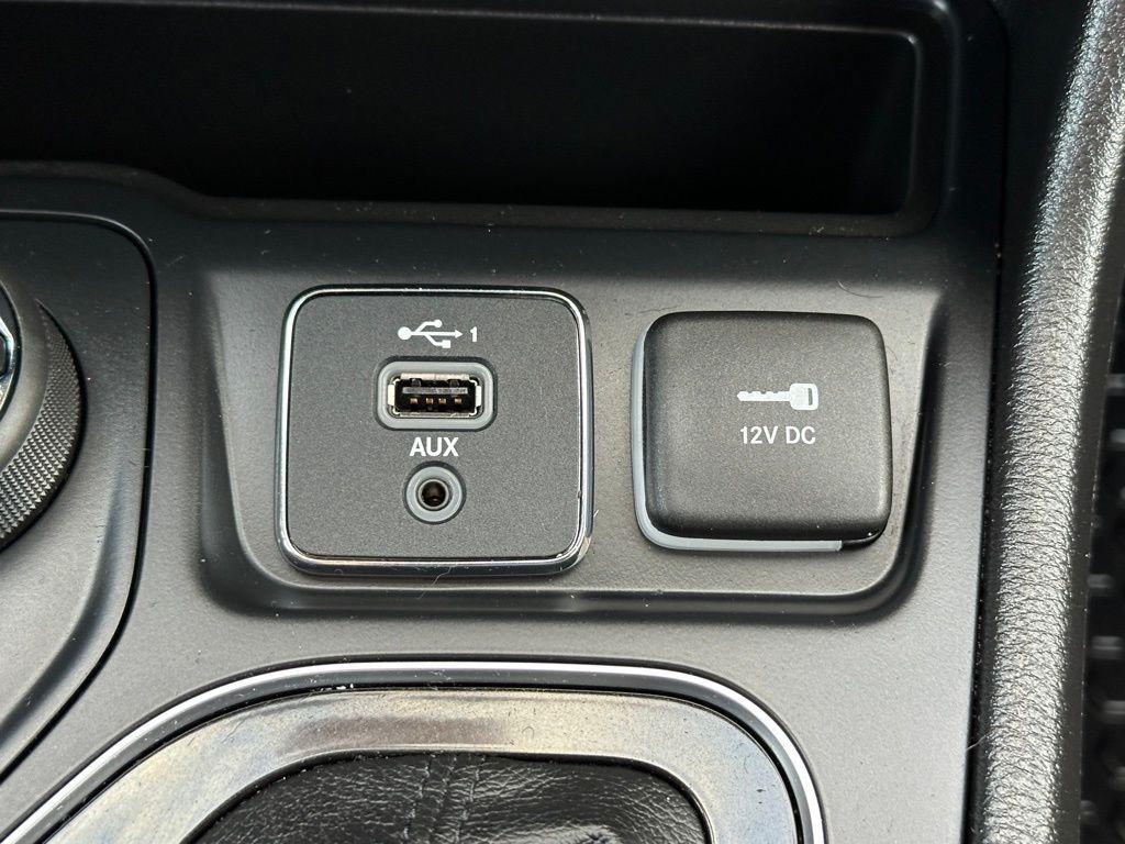 used 2020 Jeep Cherokee car, priced at $21,259